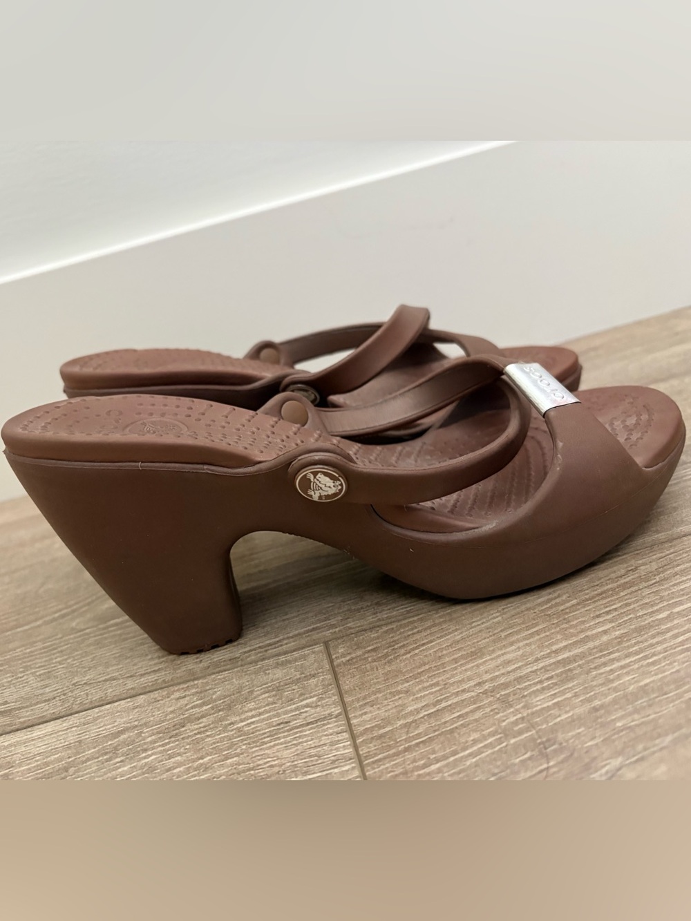 Crocs Cyprus IV Brown Heel Sandals Size 8